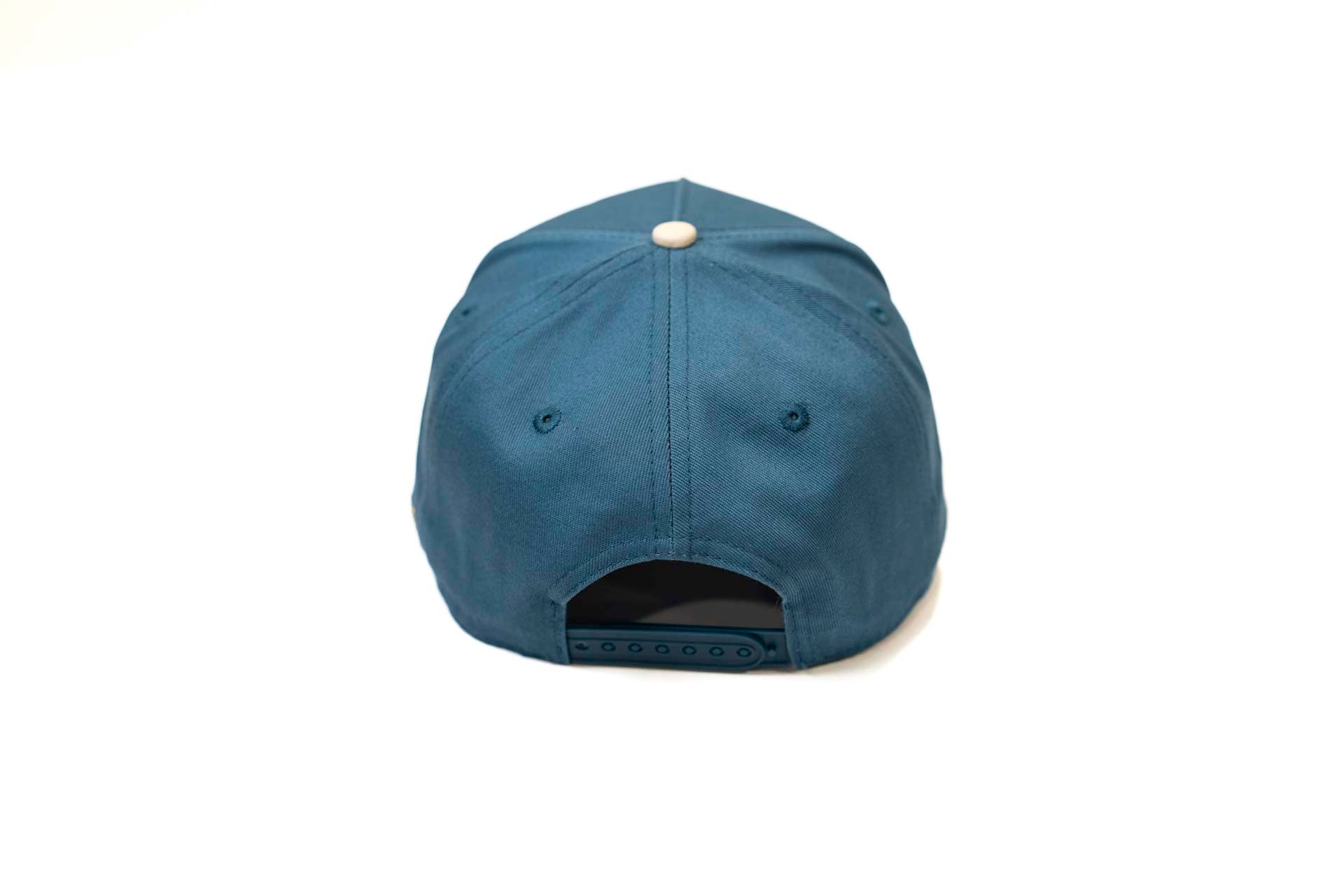 Precurved Dallas snapback - OFFWHITE / STEEL BLUE