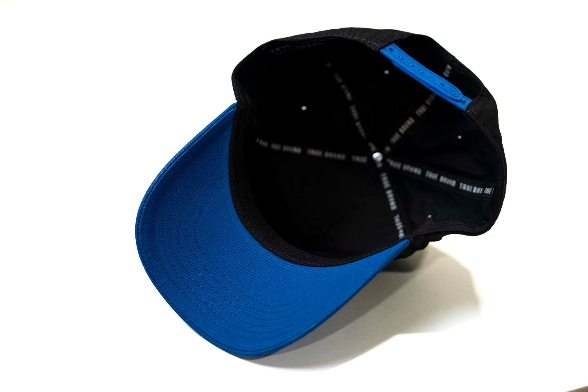 Precurved Dallas snapback - ROYAL / BLACK