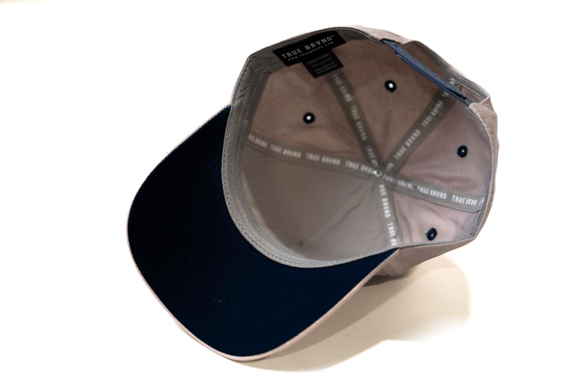 Precurved Dallas snapback - GRAY w/ navy accents