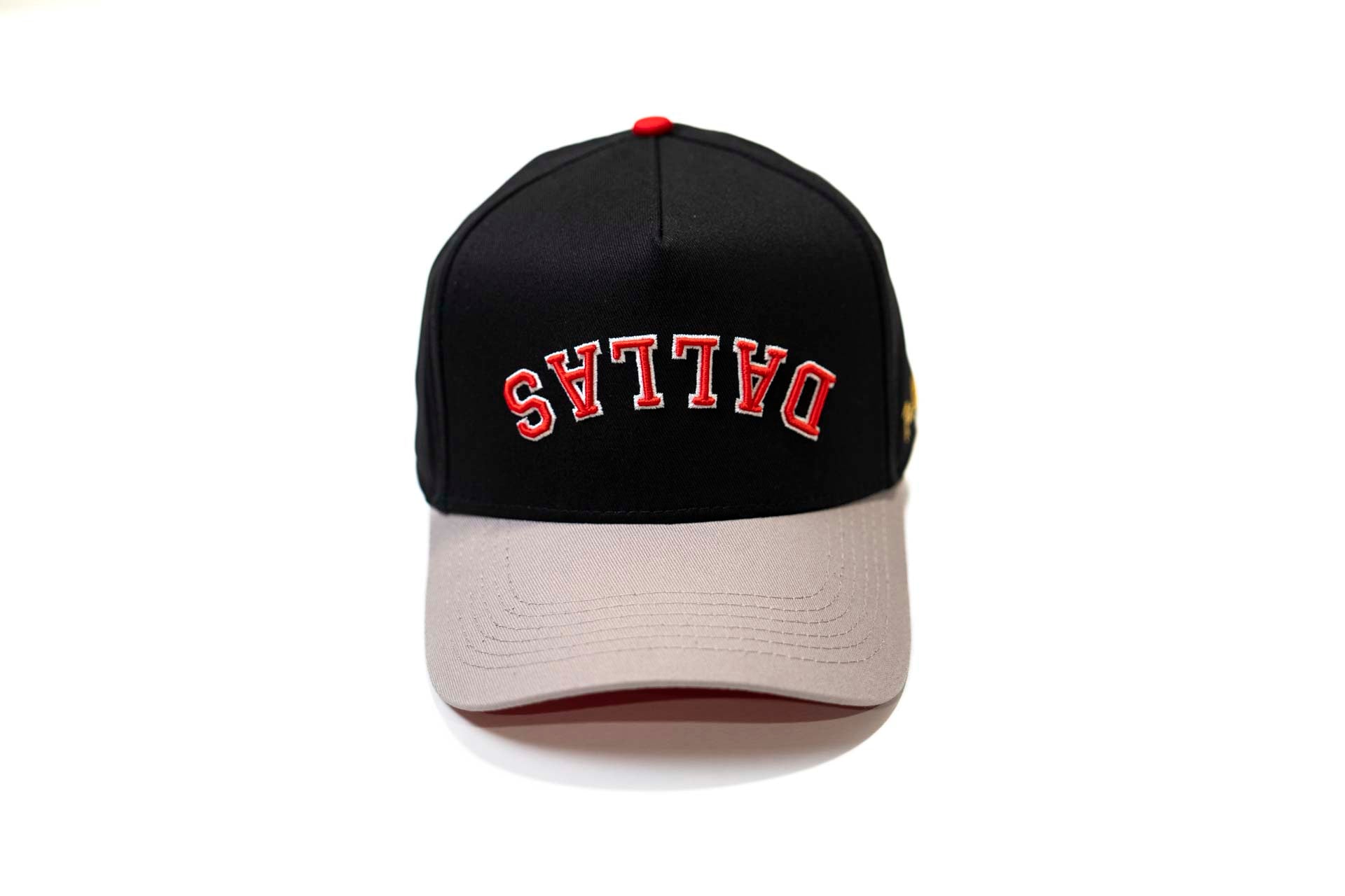 Precurved Classic Dallas snapback - GRAY / BLACK reimagined