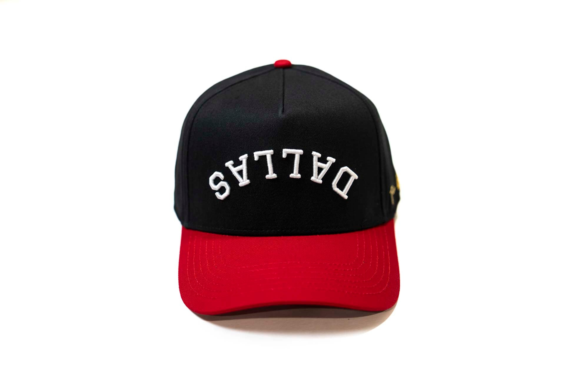 Precurved Dallas snapback - RED / BLACK