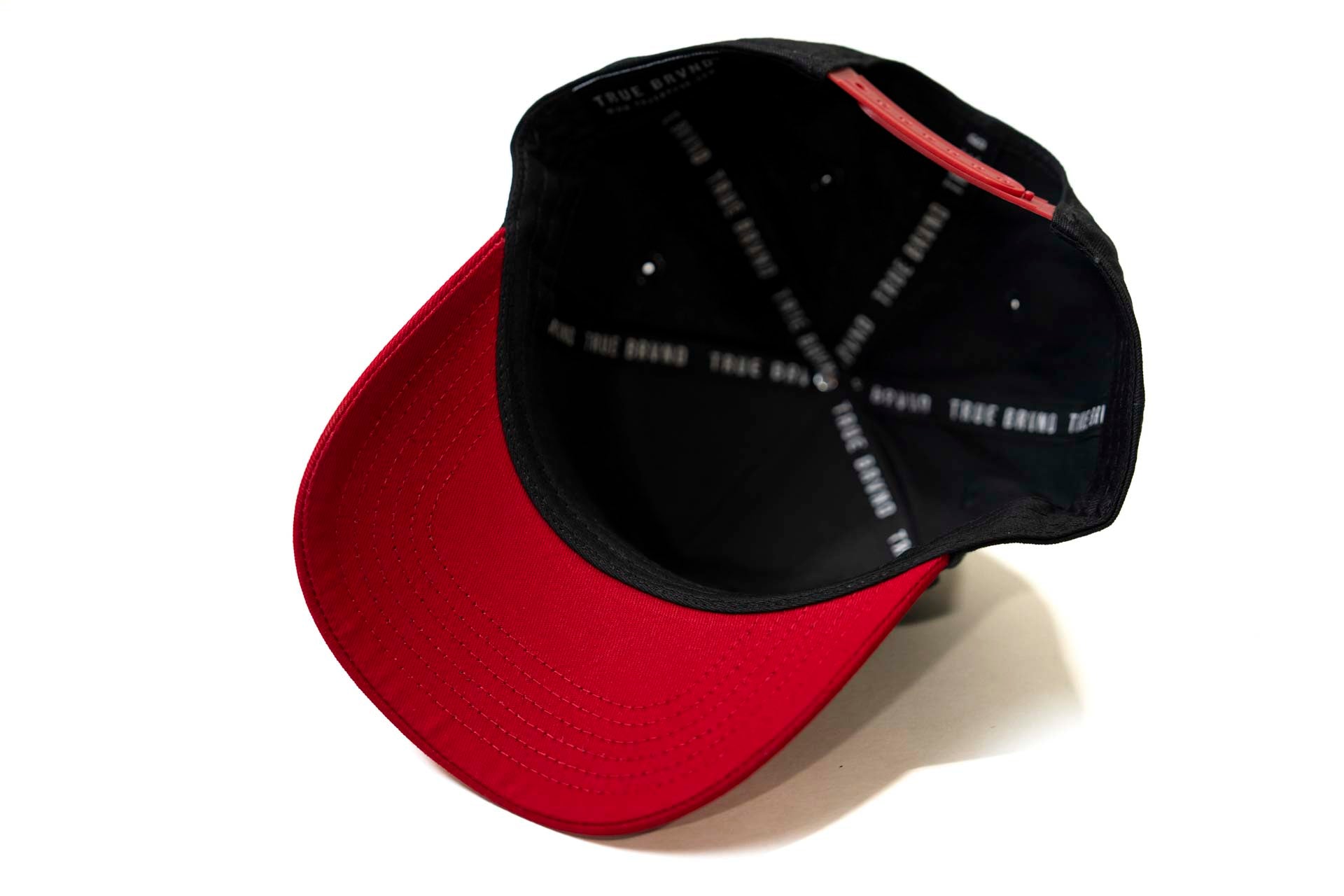 Precurved Dallas snapback - RED / BLACK