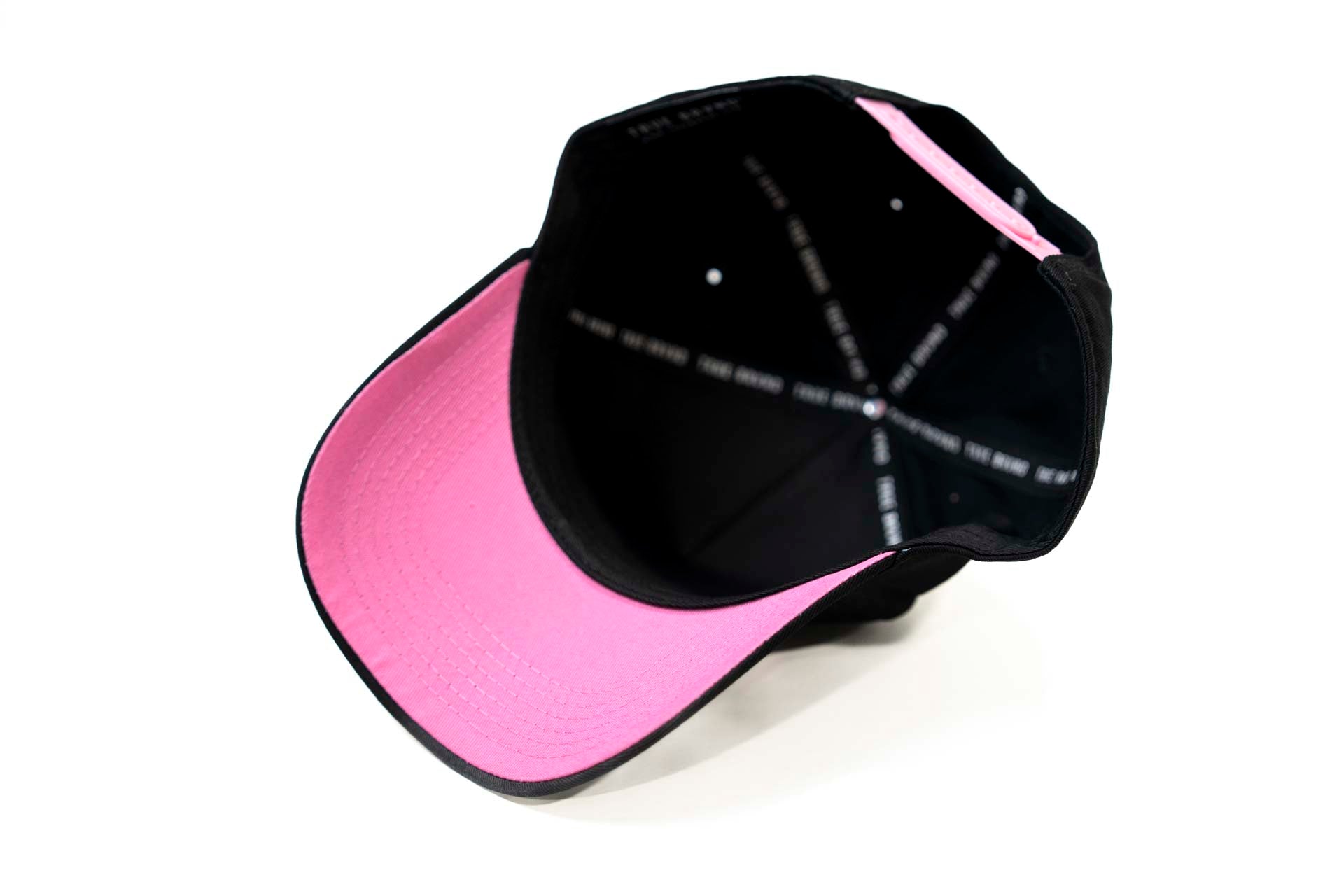 Precurved Dallas snapback - BLACK w/ PINK
