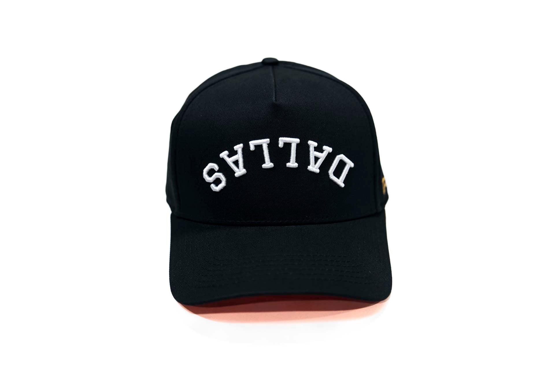 Precurved Dallas snapback - CLASSIC BLACK (Red Underbrim)