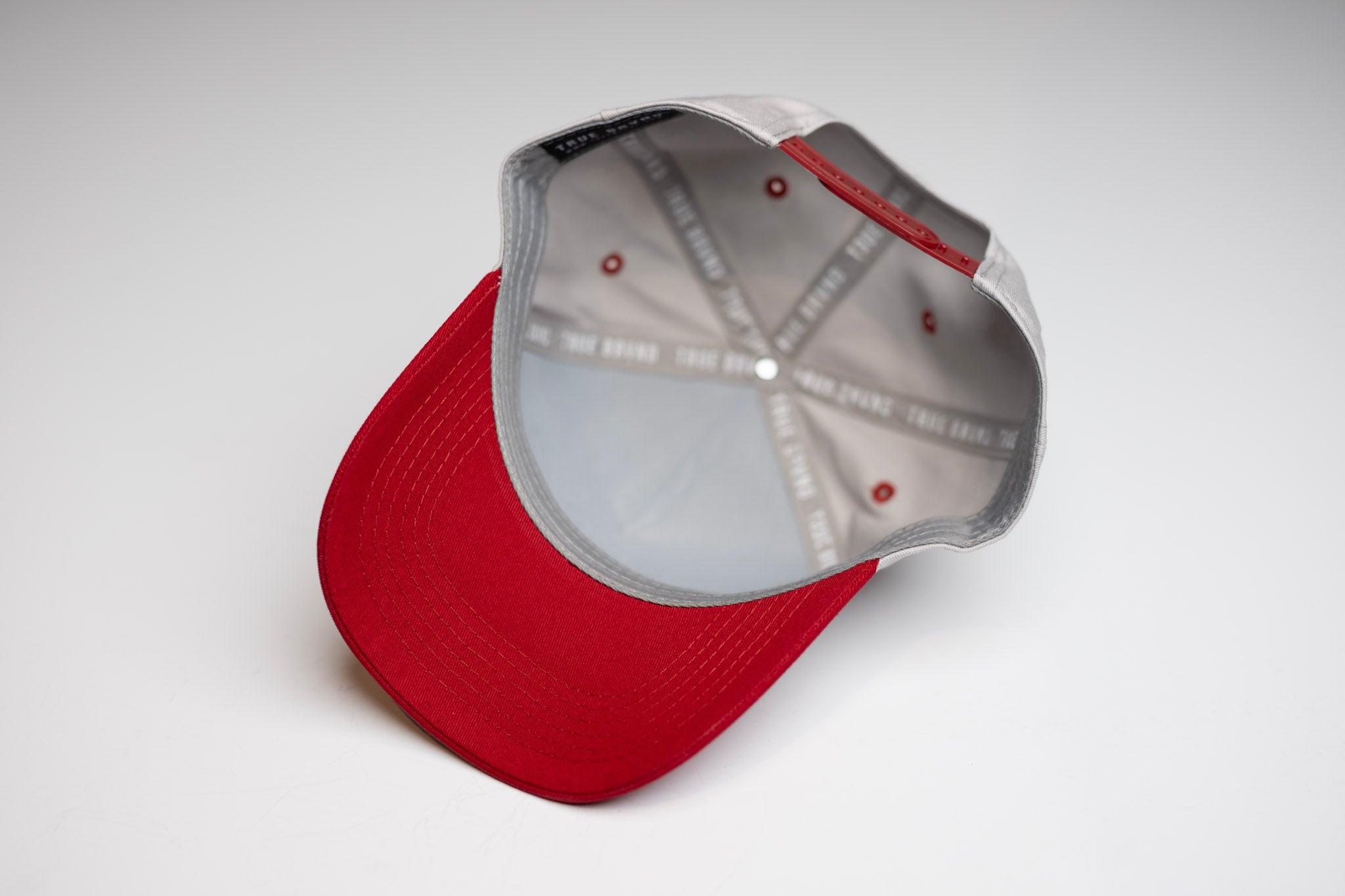 Precurved Dallas snapback - CARDINAL RED / LITE GRAY