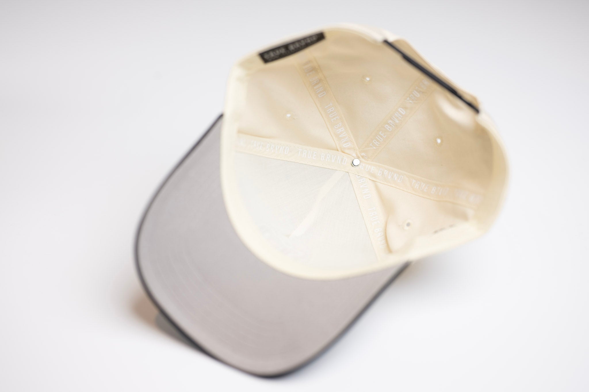 TRUE D HAT - BLACK / OFFWHITE