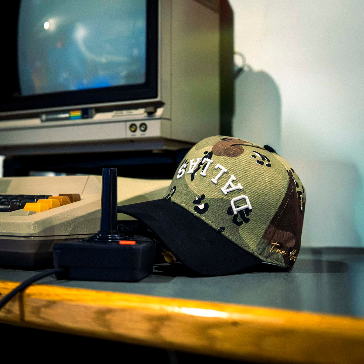 Vintage Camo Upside Down Dallas  - BLACK / CAMO