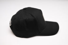 Load image into Gallery viewer, Inline D snapback - BLACK w/ grey