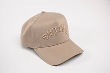 Load image into Gallery viewer, Precurved Dallas snapback - TONAL SAND