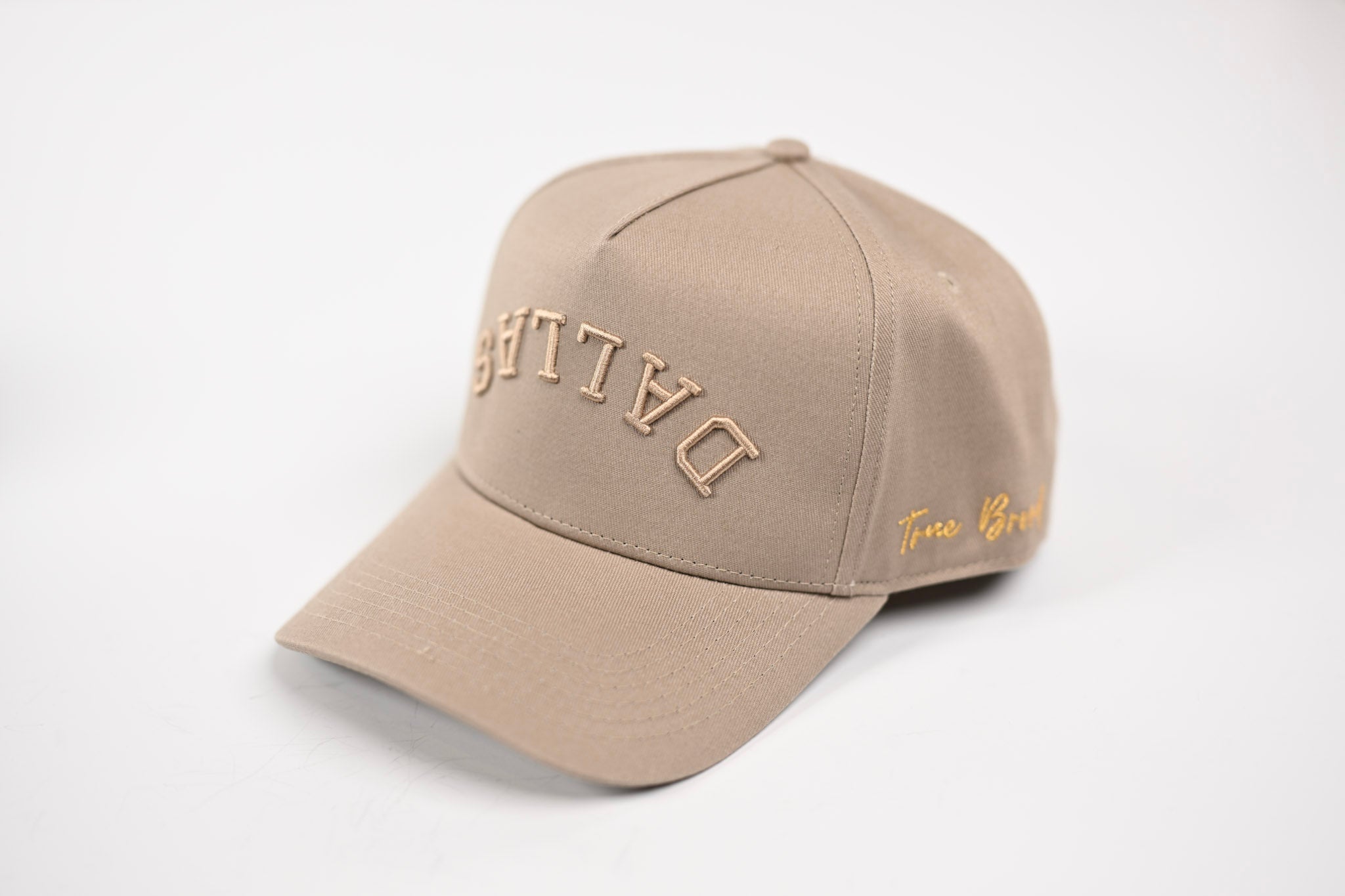 Precurved Dallas snapback - TONAL SAND