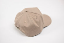 Load image into Gallery viewer, Precurved Dallas snapback - TONAL SAND