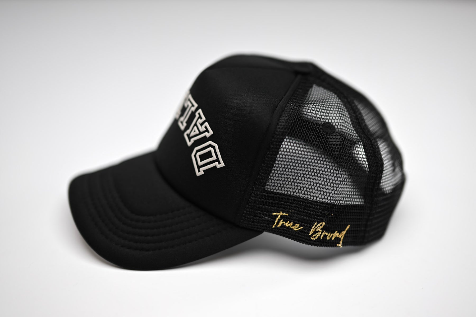 Upside Down Dallas trucker hat - Black – True Brvnd
