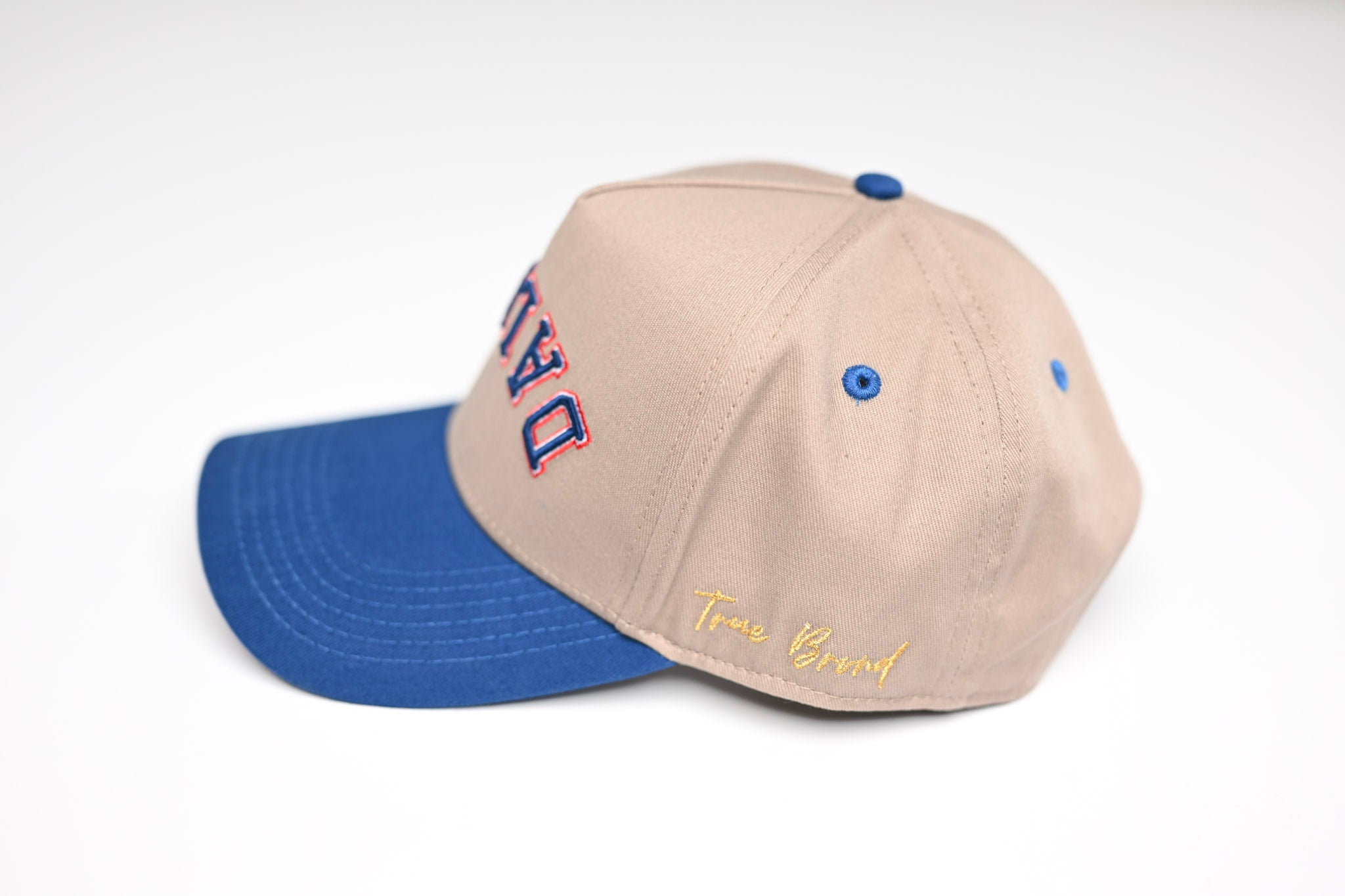 Precurved Classic Dallas snapback - RED WHITE BLUE '23 – True Brvnd