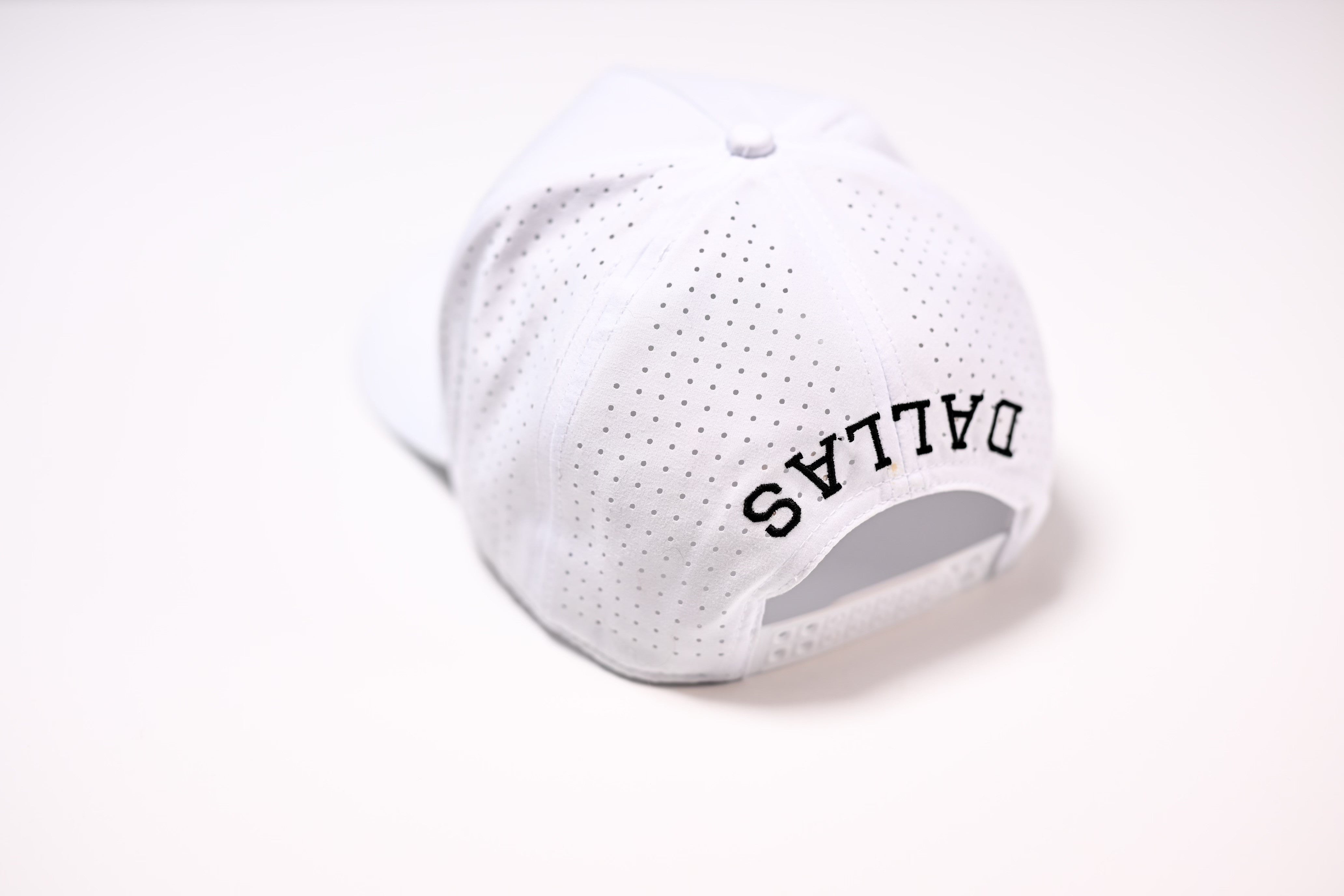 V2 Lightweight  Snapback - WHITE