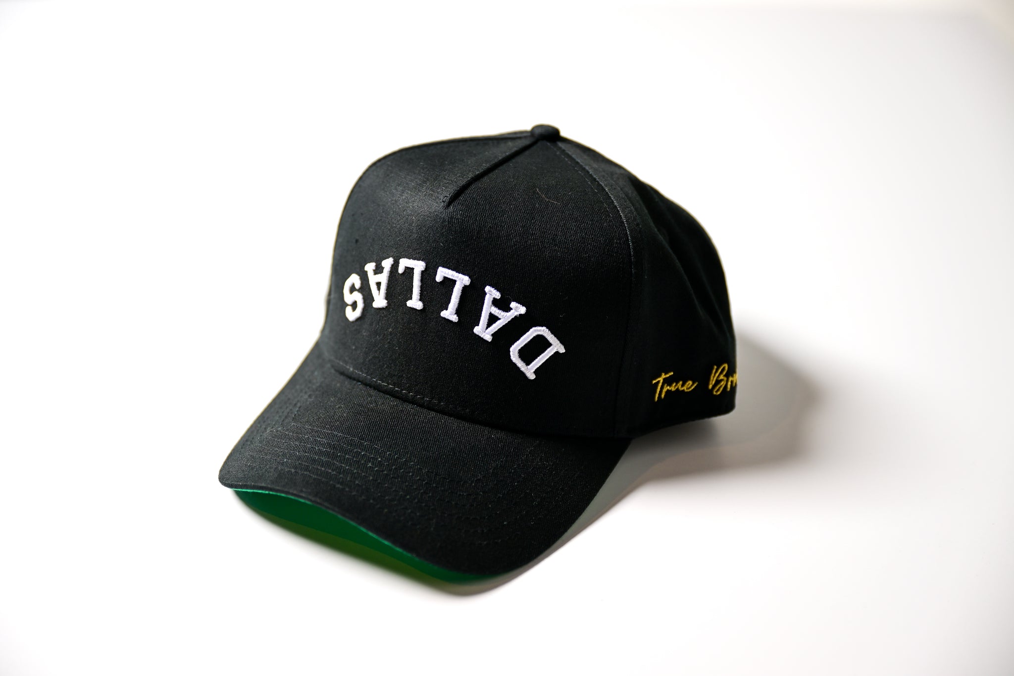 Precurved Dallas snapback - CLASSIC BLACK