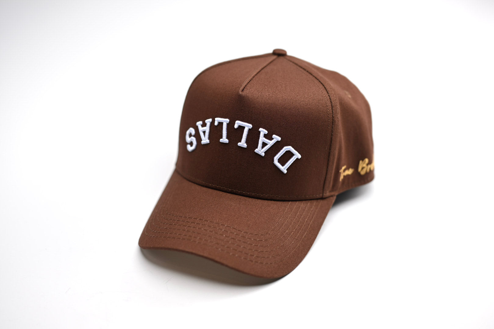 Precurved Dallas snapback - Brown w/cream