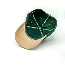 Load image into Gallery viewer, Precurved Dallas snapback - Sand/Forest Green