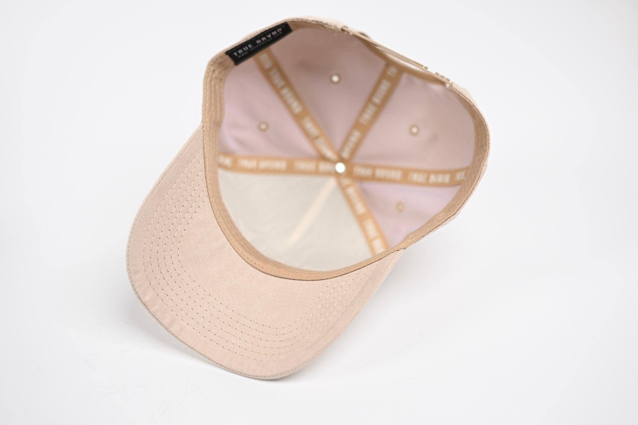 Suede snapback - SAND