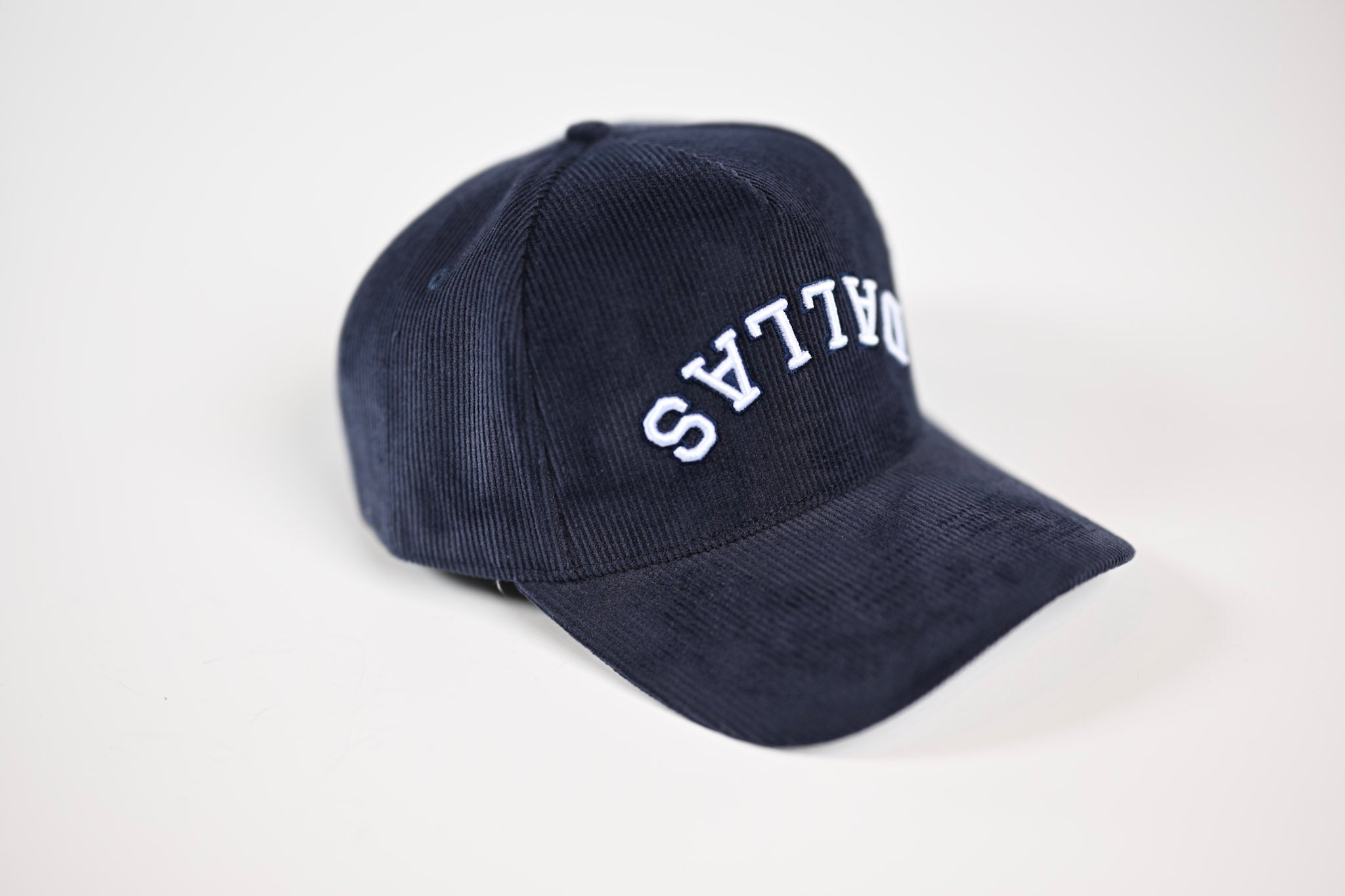 Upside Down Dallas Corduroy snapback - Navy – True Brvnd