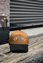 Load image into Gallery viewer, &quot; Wheat &quot; - Precurved Dallas snapback - BLACK / WHEAT