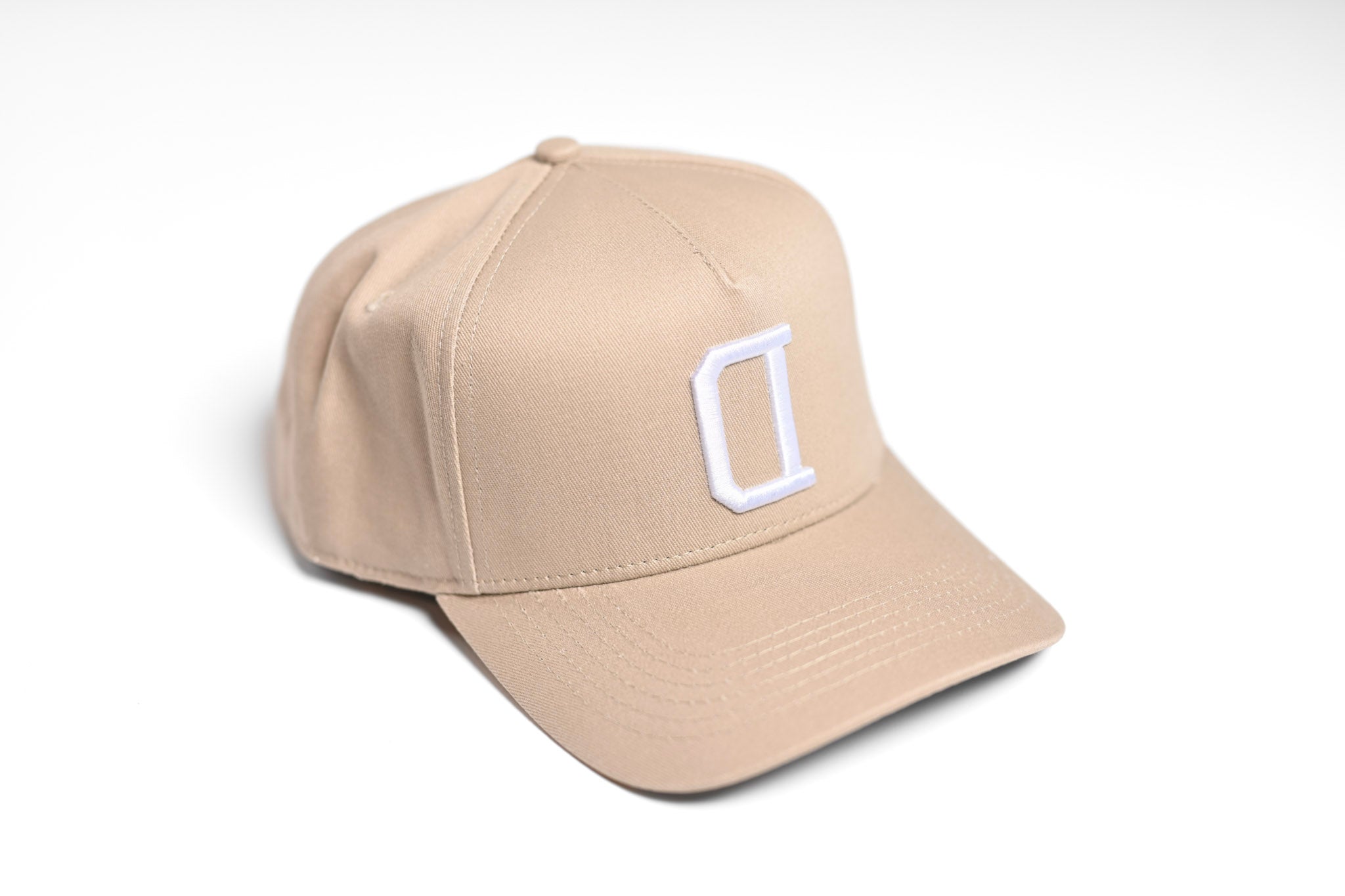 V2 Precurved snapback - SAND – True Brvnd