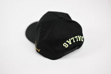 Load image into Gallery viewer, NEON V2 Precurved snapback - BLACK / YELLOW