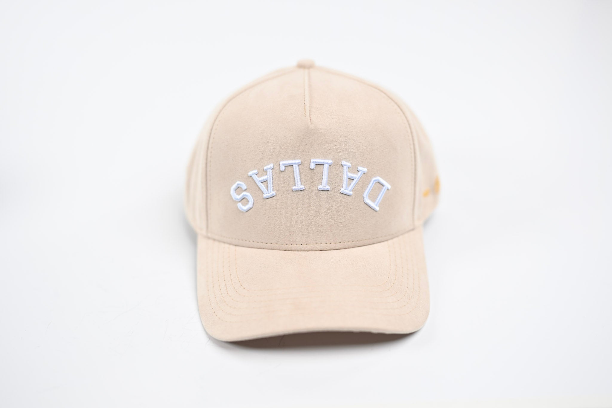 Suede snapback - SAND