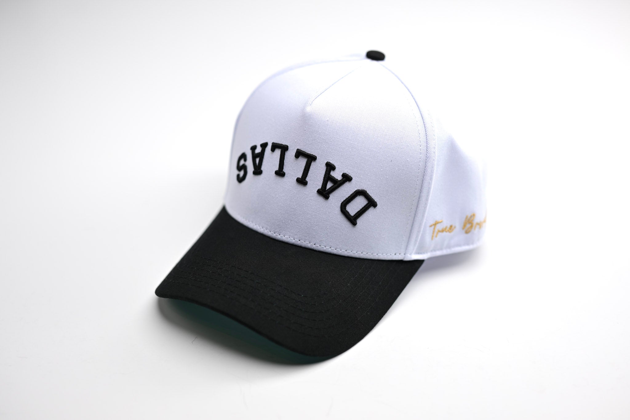 Precurved Dallas snapback - BLACK / WHITE