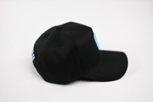 Load image into Gallery viewer, NEON V2 Precurved snapback - BLACK / BLUE