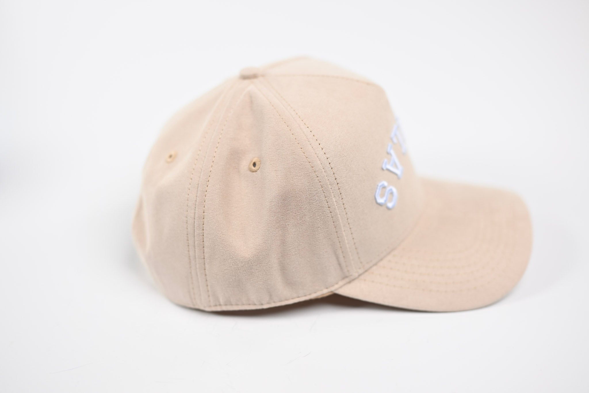 Suede snapback - SAND