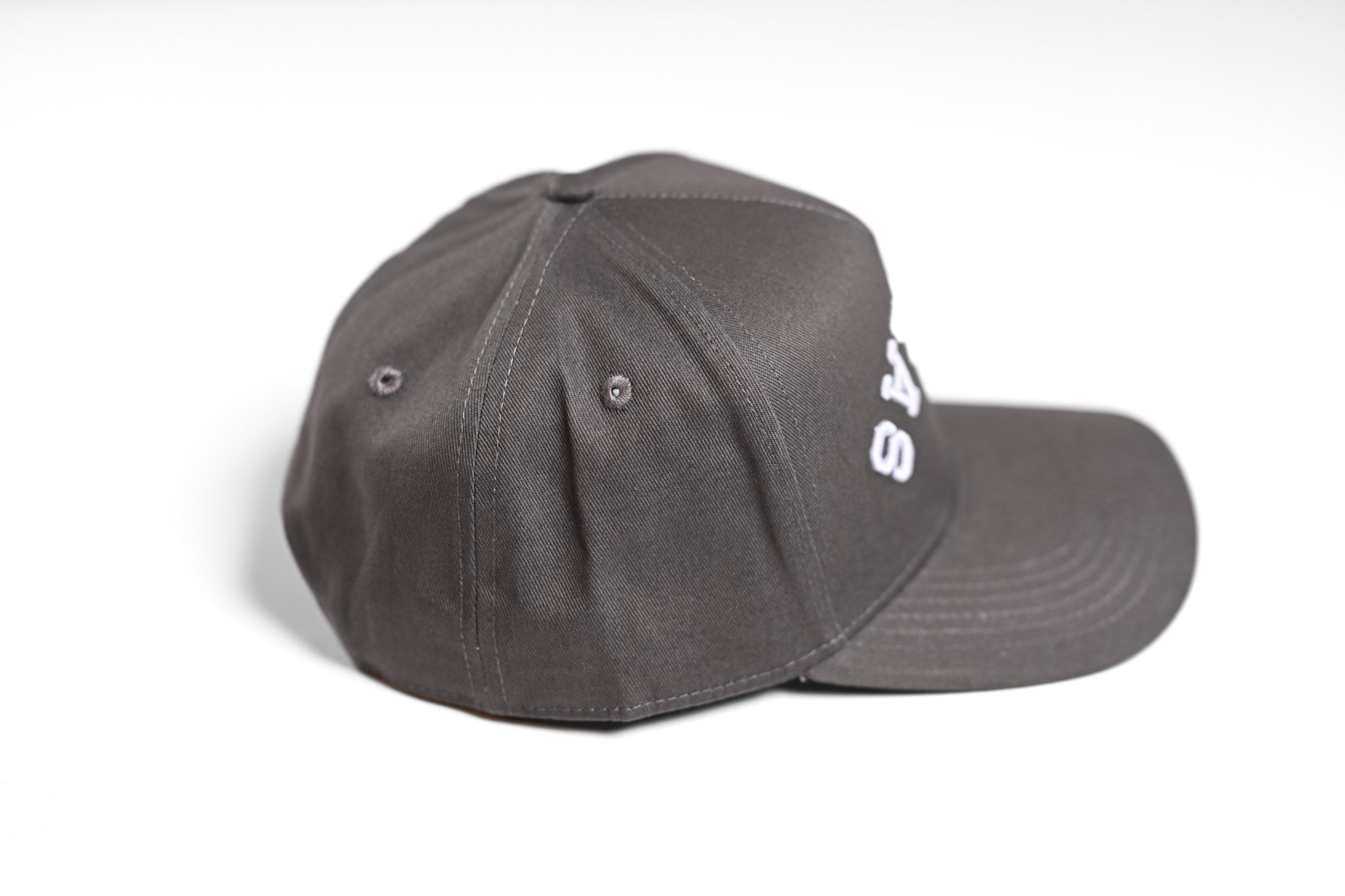 Precurved Dallas snapback - Sand/Forest Green – True Brvnd