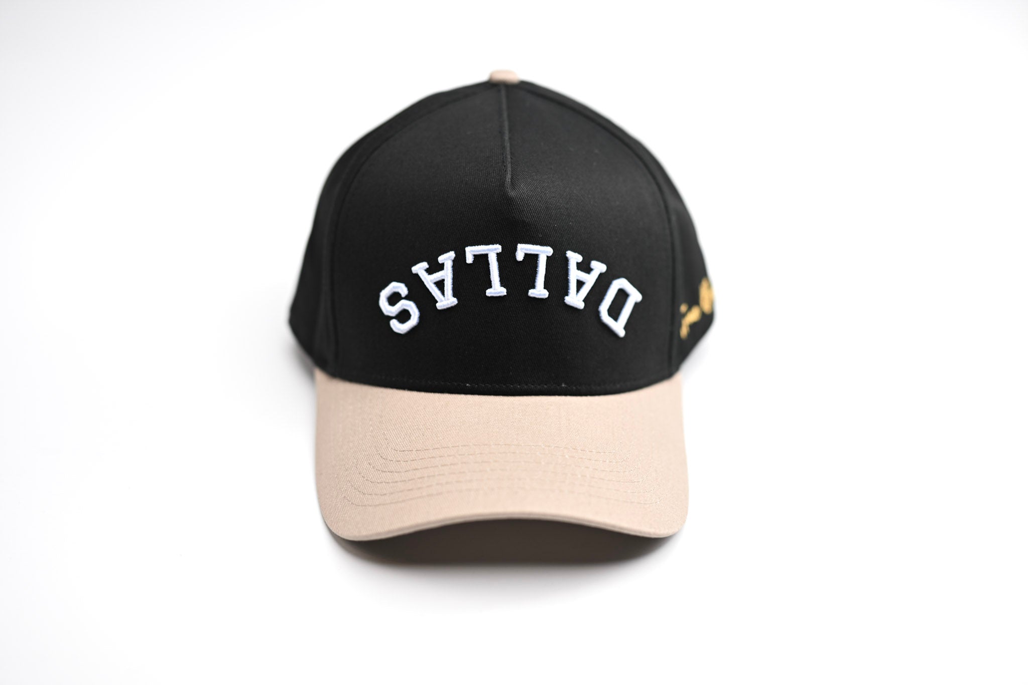 Precurved Dallas snapback - SAND / BLACK