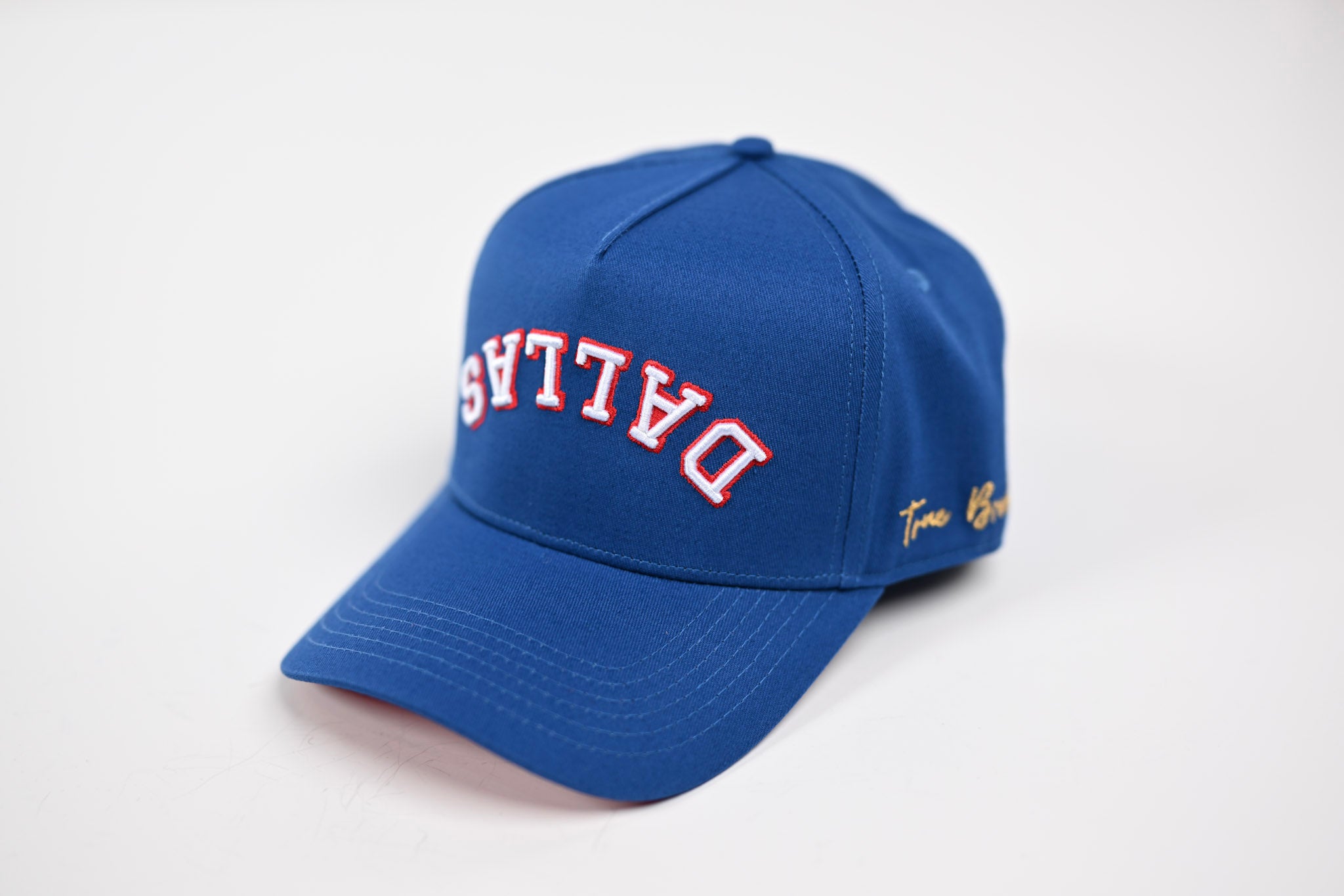 Precurved Dallas snapback - ROYAL w/ Red outline