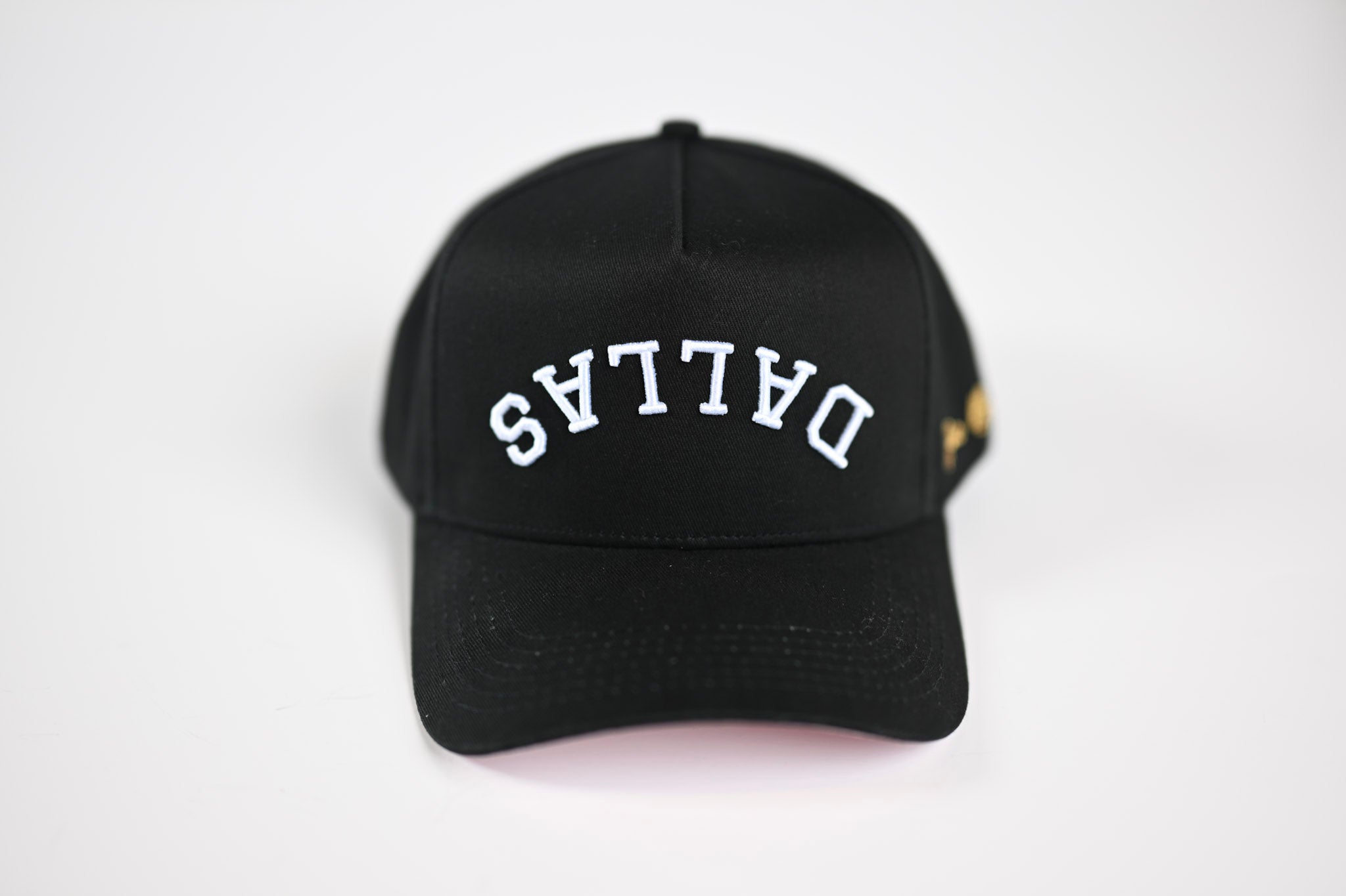 PINK underbill Precurved snapback - BLACK w/pink