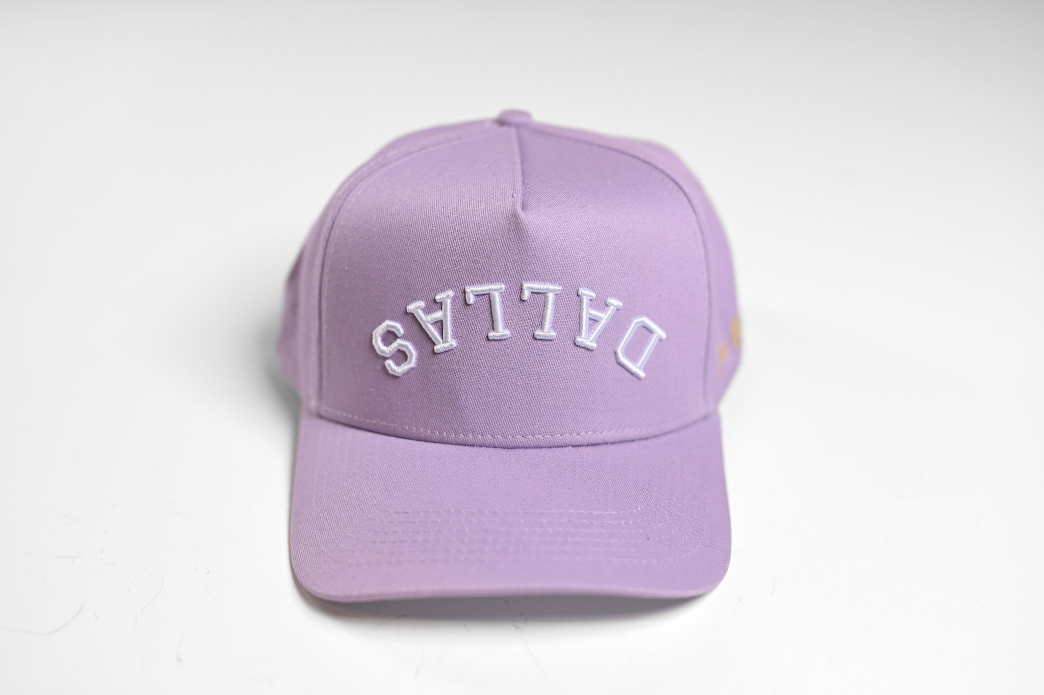 Precurved Dallas snapback - LAVENDER