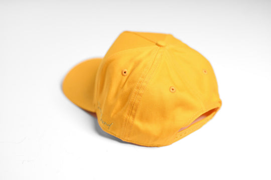 Precurved Dallas snapback - YELLOW w/ Black underbrim