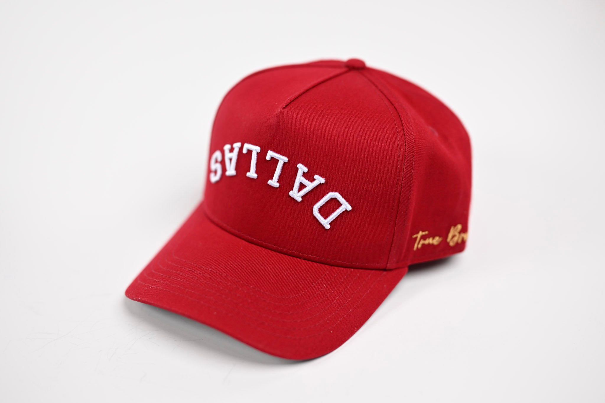 Precurved Dallas snapback - RED