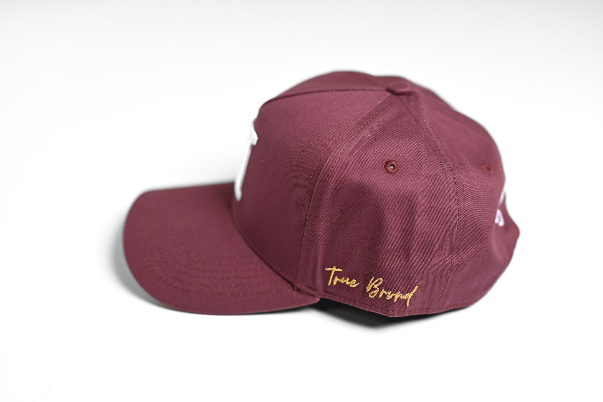 V2 Precurved snapback - MAROON