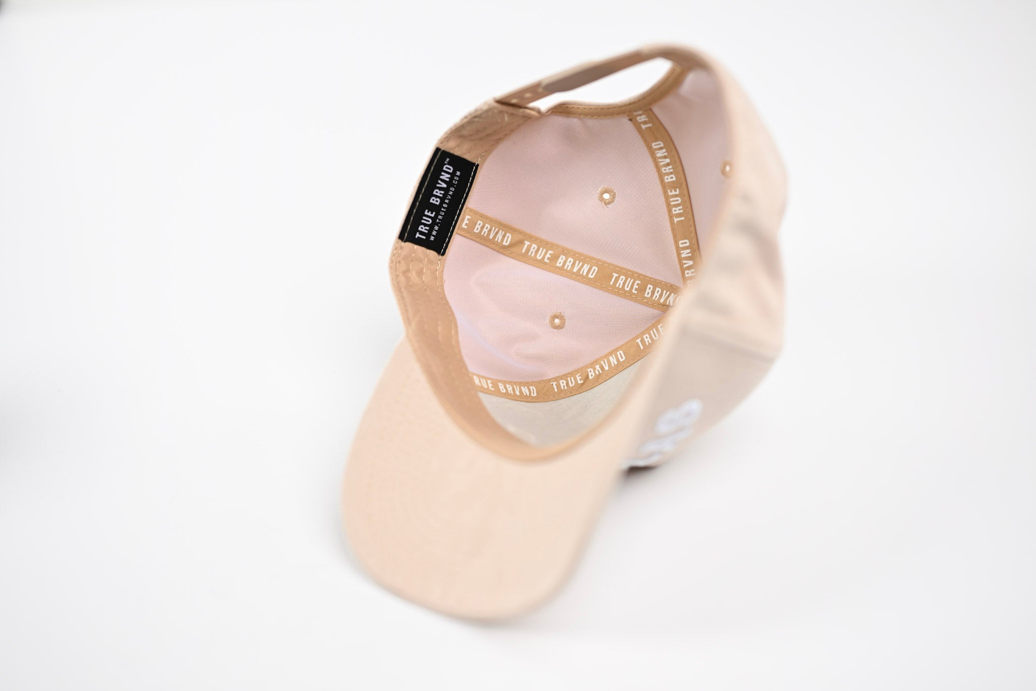 Suede snapback - SAND