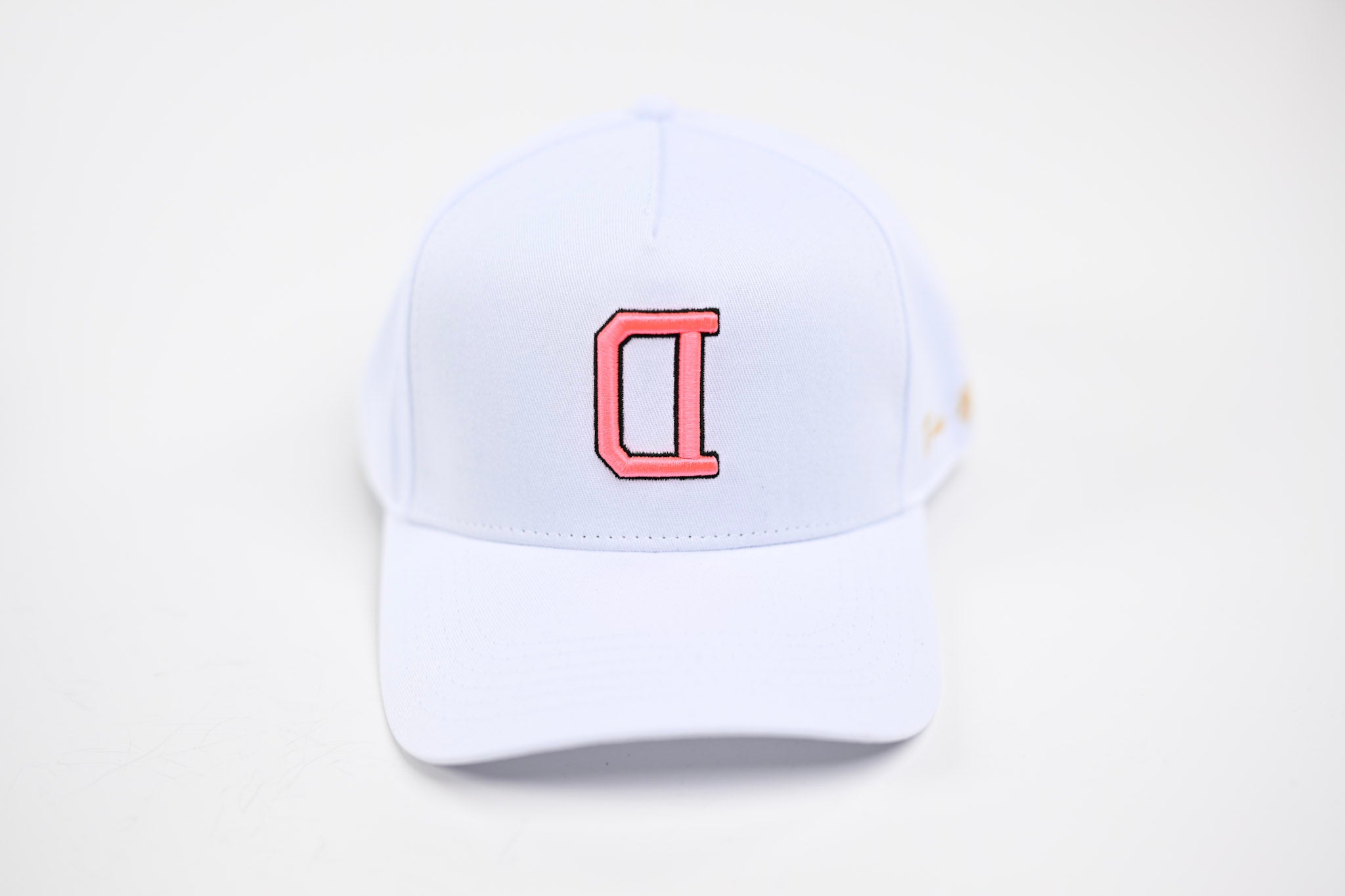 NEON V2 Precurved snapback - WHITE / PINK