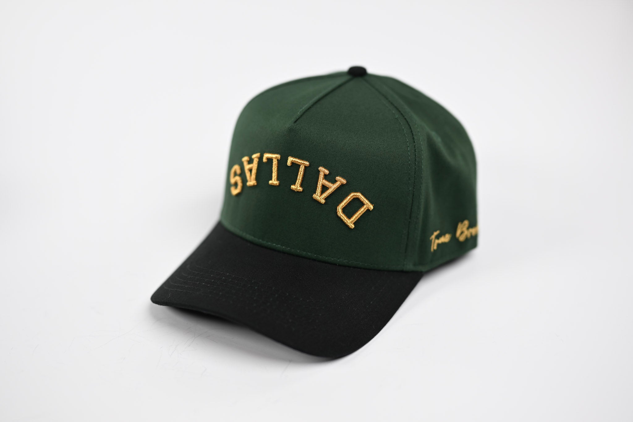 Precurved Dallas snapback - BLACK / FOREST GREEN w/gold