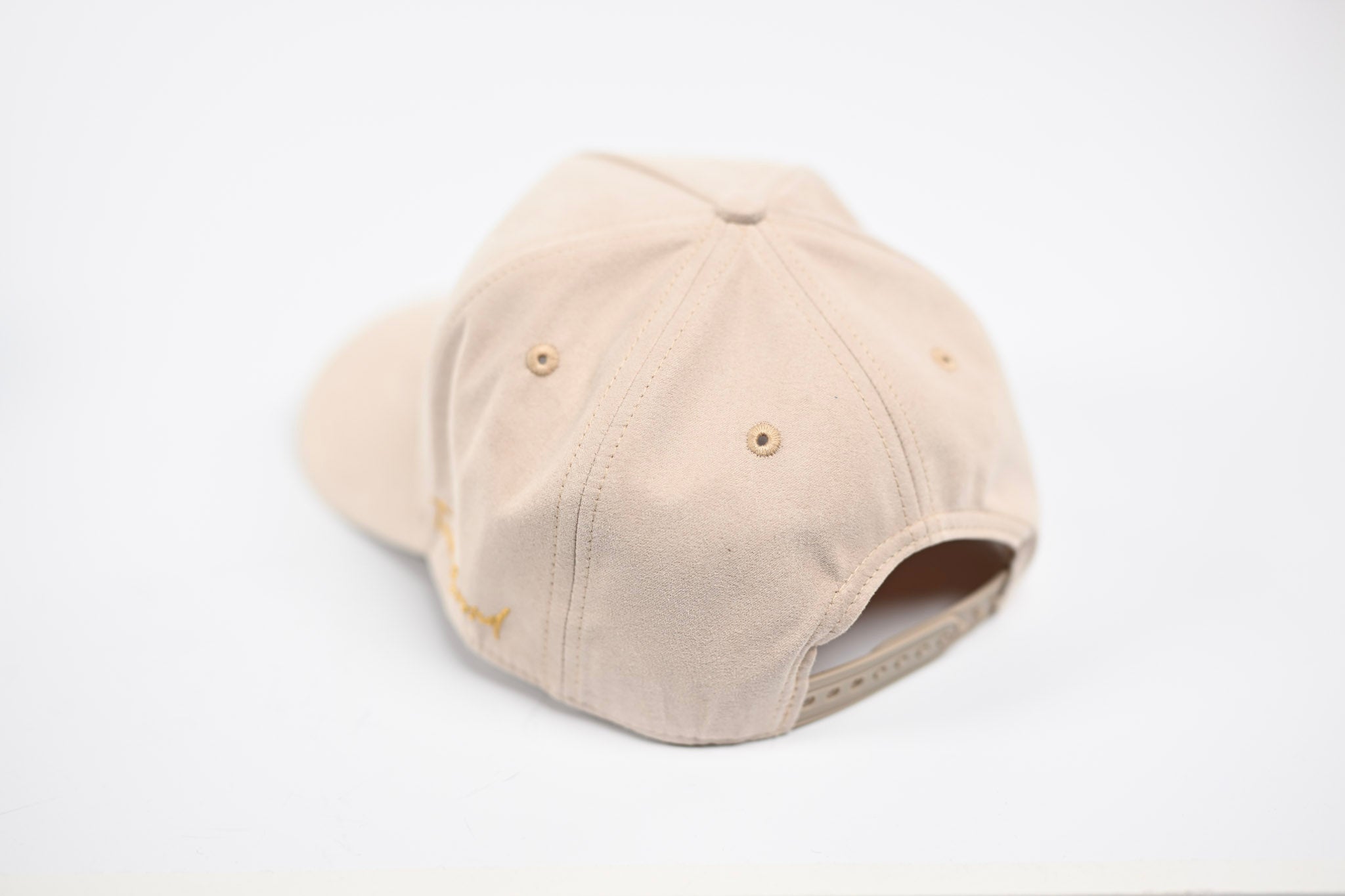 Suede snapback - SAND