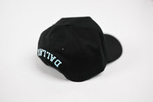 Load image into Gallery viewer, NEON V2 Precurved snapback - BLACK / BLUE