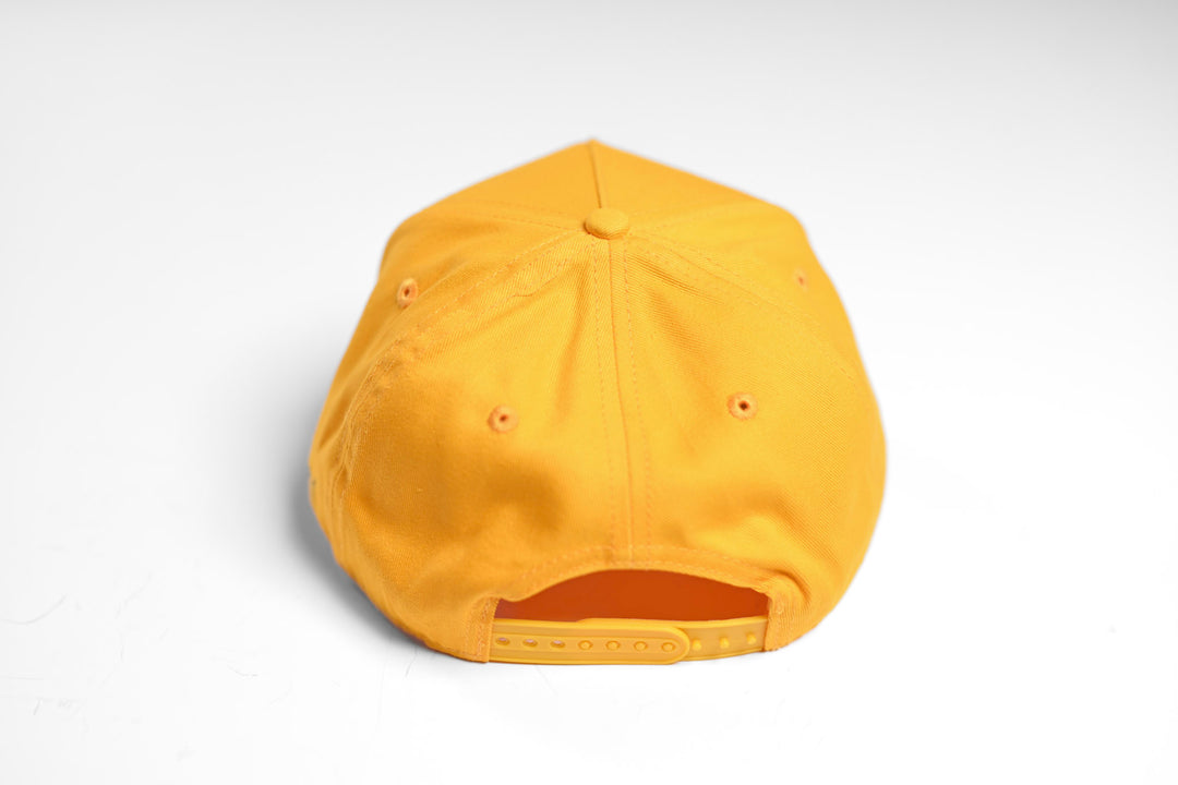 Precurved Dallas snapback - YELLOW w/ Black underbrim