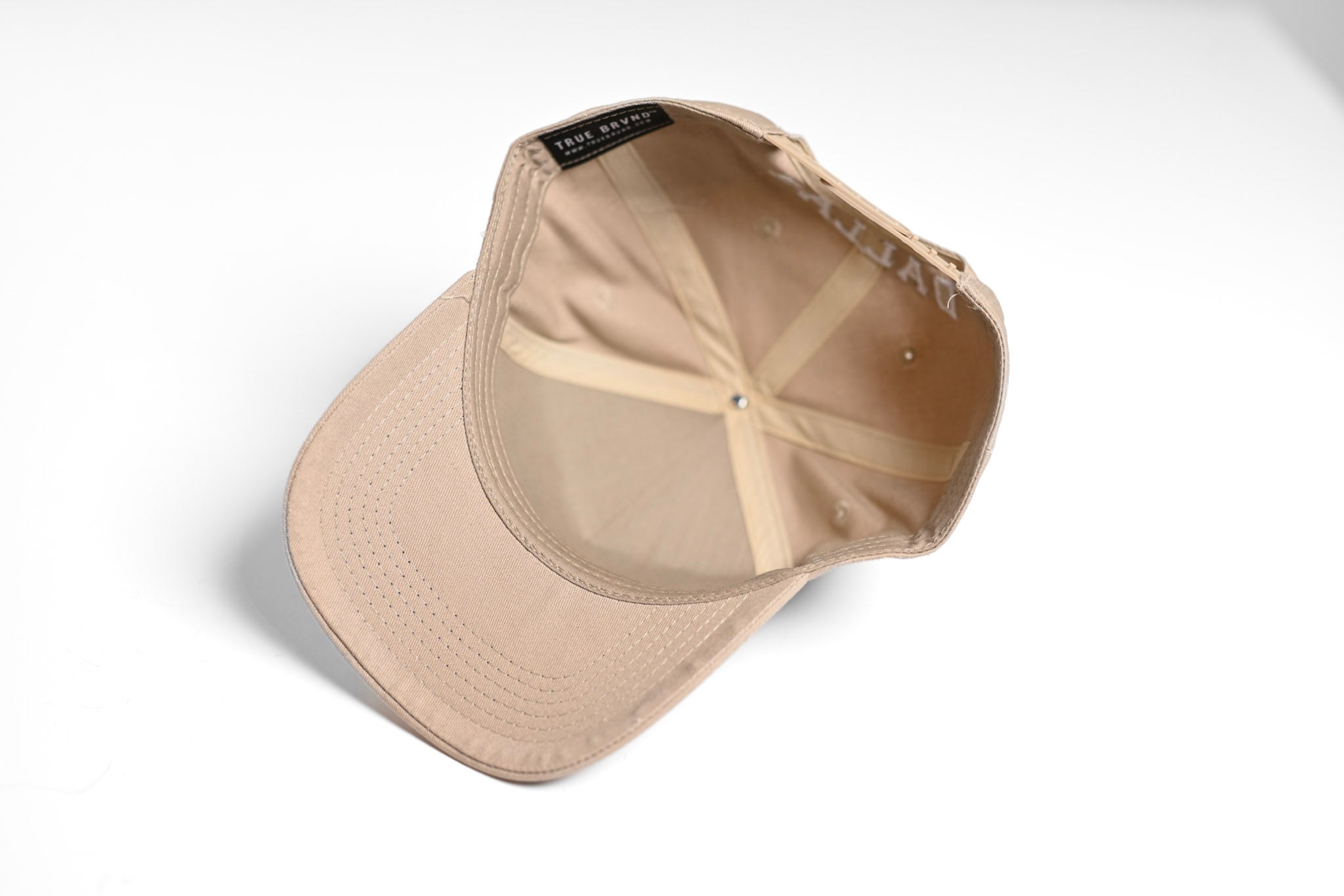 V2 Precurved snapback - SAND – True Brvnd